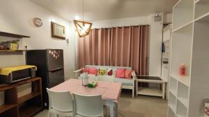 Tinir Transient Inn Coron Town - 3 to 4pax