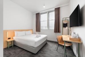 Queen Room with Ensuite room in Sydney Harbour YHA