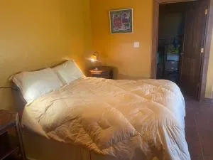 Mountain View room & bath - ألاموسا