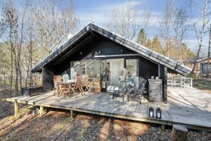 Enjoy The Peace And Charm Of This Cosy Little Holiday Home Surrounded By Forest And Nature Close To Ebeltoft And Family Attractions