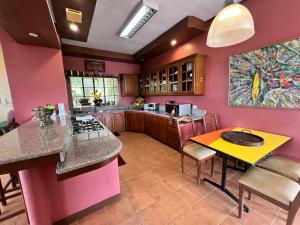 Relaxing Home Villa Cecilia Tagaytay
