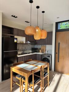 Serenity Crest - Taal Lake View