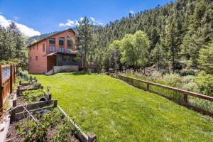 Boulder Luxury Getaway 7 acres River & Pond