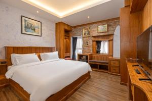 Twelve 8 Boutique House