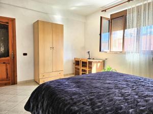 Cozy 2 Bedroom Apartment 10 Min walk to center