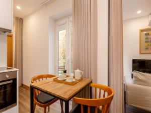 Charming 1-Bedroom Apartment in Oporto