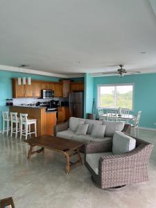 Anna's Hidden Gem Waterfront