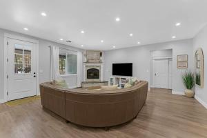 Large Flagstaff Home Near Violas with Hot Tub