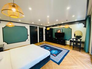 The Bamboo Palace Hotel & Residences