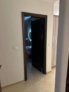 شقة فندقية بالشيخ زايد امام city walk و جميع الخدمات