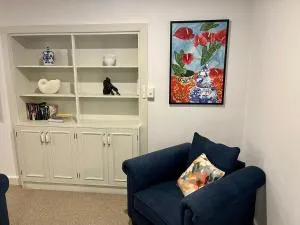 3 Br home with kitchen - Beaconsfield