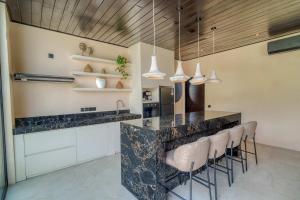 Villa Zoya Brand-New 3BR Retreat in Padonan