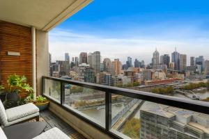 Luxury City and River Views & Free Parking