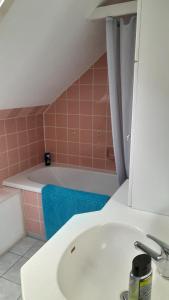 3 Ferienwohnung in 1 Haus mit großem Esstisch und Wohnzimmer