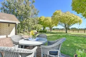 Kaiapoi Lakes - Christchurch Holiday Homes - Ohoka
