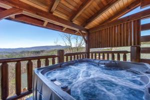 Four-Bedroom Holiday Home room in Royal Vista Lodge cabin