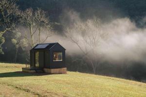Wild & Secluded Off-Grid Cabin Retreat - Heike