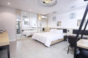 Wa Motel near Gwangju Station