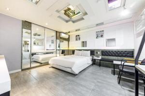 Wa Motel near Gwangju Station