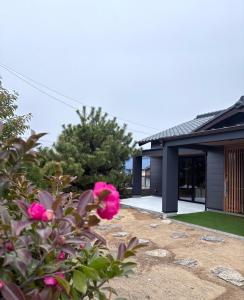 My Place 小豆島 1日1組限定 海近の贅沢ステイ 2025年フルリノベ 洗練モダンデザイン 最大8名 一棟貸切