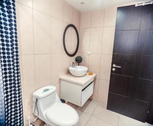 Depa en Bellini, frente al the point