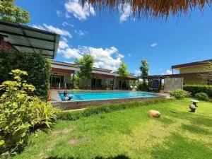 บ้านไร่แสงเดือน รีสอร์ท - Ban Kha