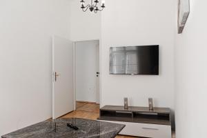 Central Belvedere 3BR Shared Apartment - 12 min from City Center