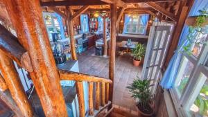 Balcony Bedroom Suite w Romantic Sunsets - AC - Pool