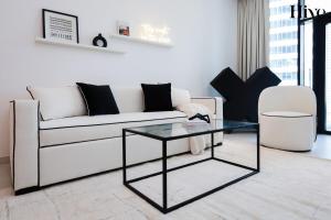 Elegant 1 Bed with Burj Khalifa views
