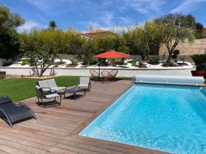 Villa Ali avec piscine et Jacuzzi a450m du la mer!