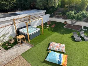 Villa Ali avec piscine et Jacuzzi a450m du la mer!