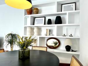 New Elegant center apartment and Calm Calle Agua SINESE DESIGN HOMES