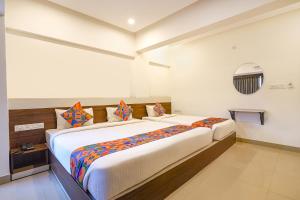 FabExpress Royal N Comforts - Nr Shivoham Shiva Temple