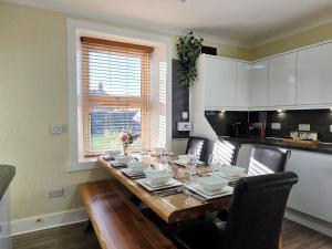 Inverness City 4 Bedroom house free parking