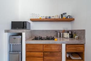 Villa Lounes 2 - Walking Distance to Luna Beach Club