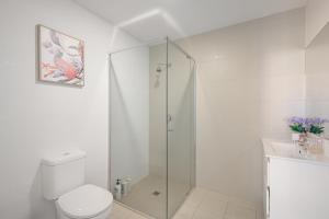 Chic One-Bedroom Hideaway with Free Parking&Wi-Fi