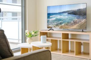 Chic One-Bedroom Hideaway with Free Parking&Wi-Fi