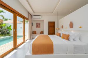 Villa Lounes 2 - Private Luxury 1BR Villa near Nyanyi Beach & Luna Beach Club