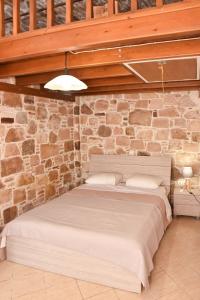 Kentos Charming Stone Escape Near Fishing Harbor