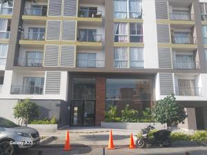 Moderno departamento con vista panorámica cerca a los centros comerciales
