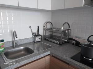 Moderno departamento con vista panorámica cerca a los centros comerciales
