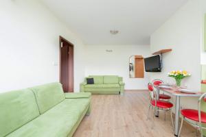 Żeromskiego Bright Apartment Near the Beach in Świnoujście by Noclegi Renters