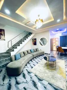 OFAS Apartment - Gidan Nbora