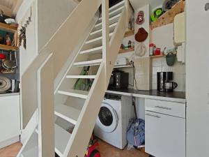 LAL220-093 STUDIO MEZZANINE 4 couchages - LA LONDE LES MAURES