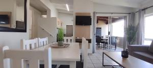 Ocean Breeze 33 Chakas Rock Chalets