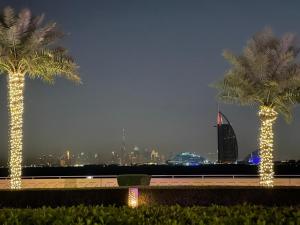 Cozy Home with Beach Access in Palm Jumeirah