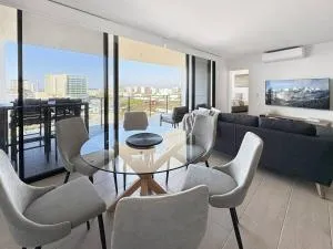 Luxury Maroochydore Apartment - Будерім