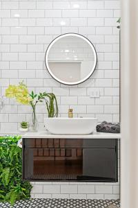 Luxury Modern 2-Storey Townhouse in Pyrmont