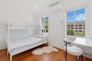 Luxury Modern 2-Storey Townhouse in Pyrmont