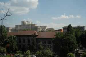 Aventurine Cismigiu Park